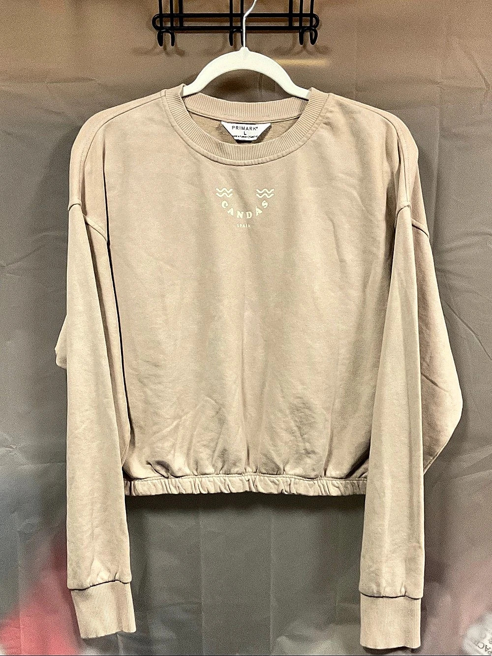 Primark Cropped Sweatshirt in Beige Large Like New